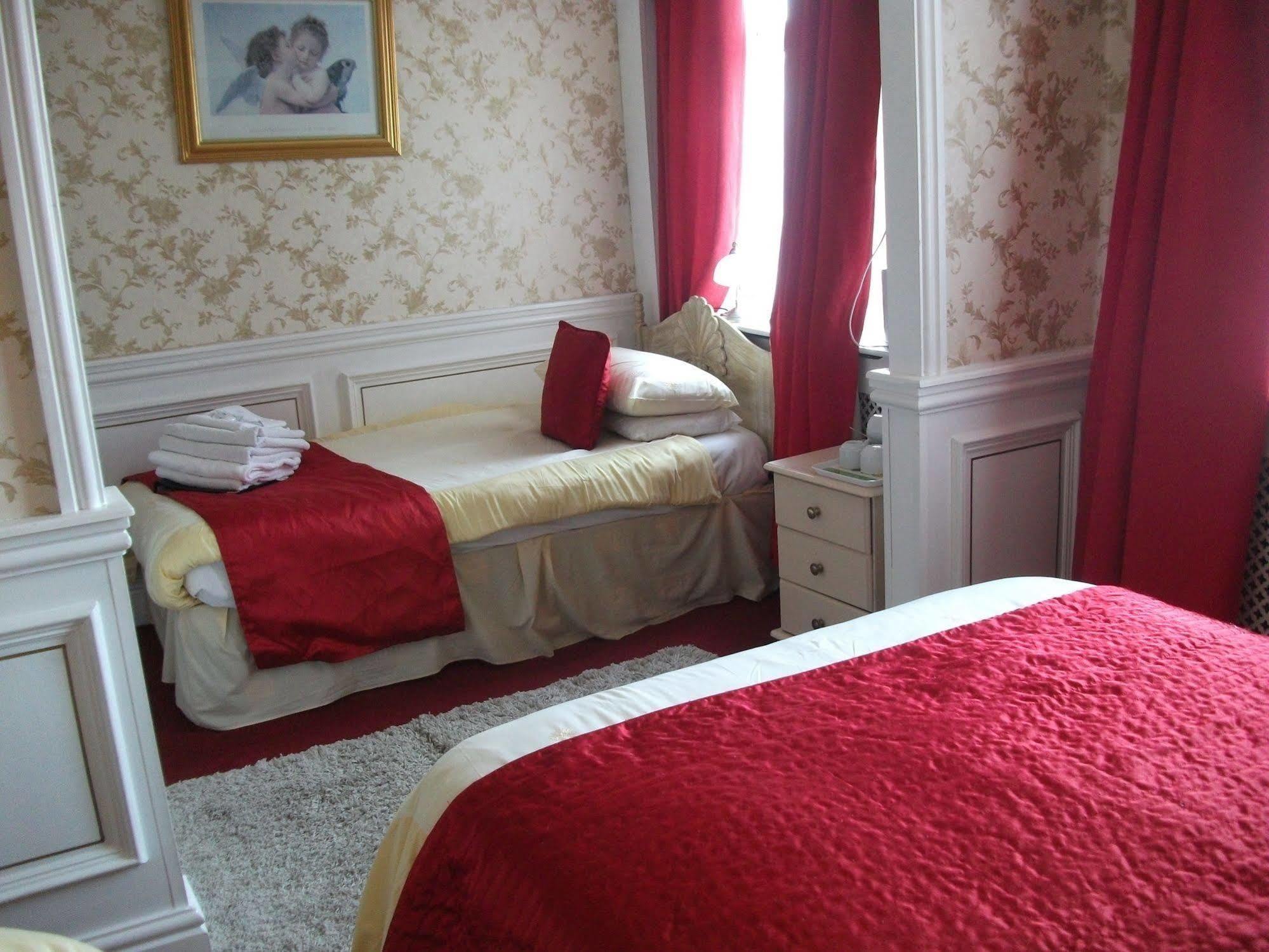 Couette-café The Brema 3*